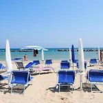 Σπίτι διακοπών 3 Bedroom Amazing In Montelabbate