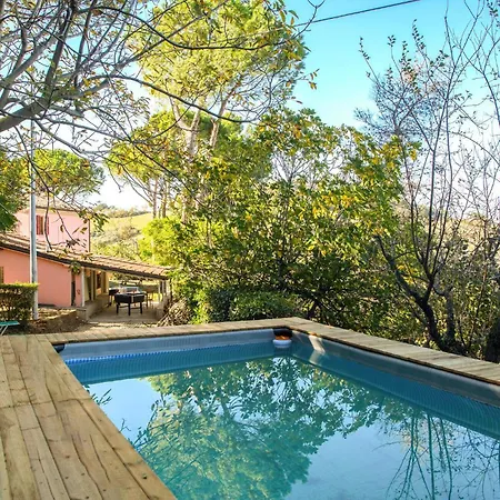 3 Bedroom Amazing In Сasa de vacaciones Montelabbate