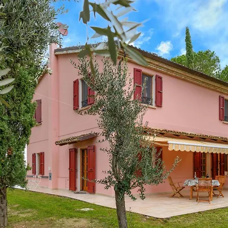 3 Bedroom Amazing In Montelabbate