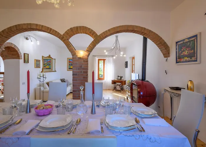 3 Bedroom Amazing In Holiday home