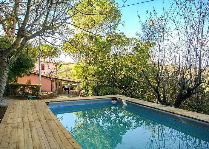 3 Bedroom Amazing In Holiday home Montelabbate